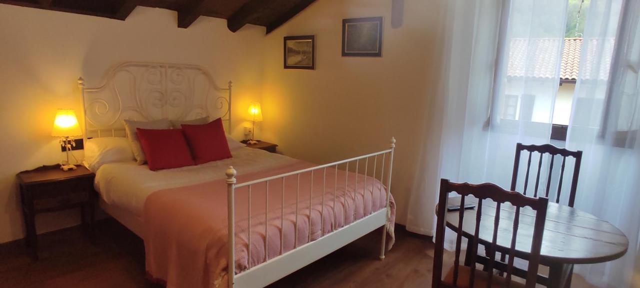 Ituren Hostal Mendaurpe מראה חיצוני תמונה